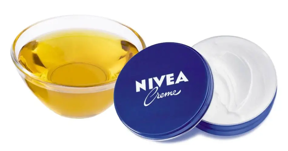 Mezcla crema Nivea y aceite de oliva para que tu rostro luzca 10 años más joven